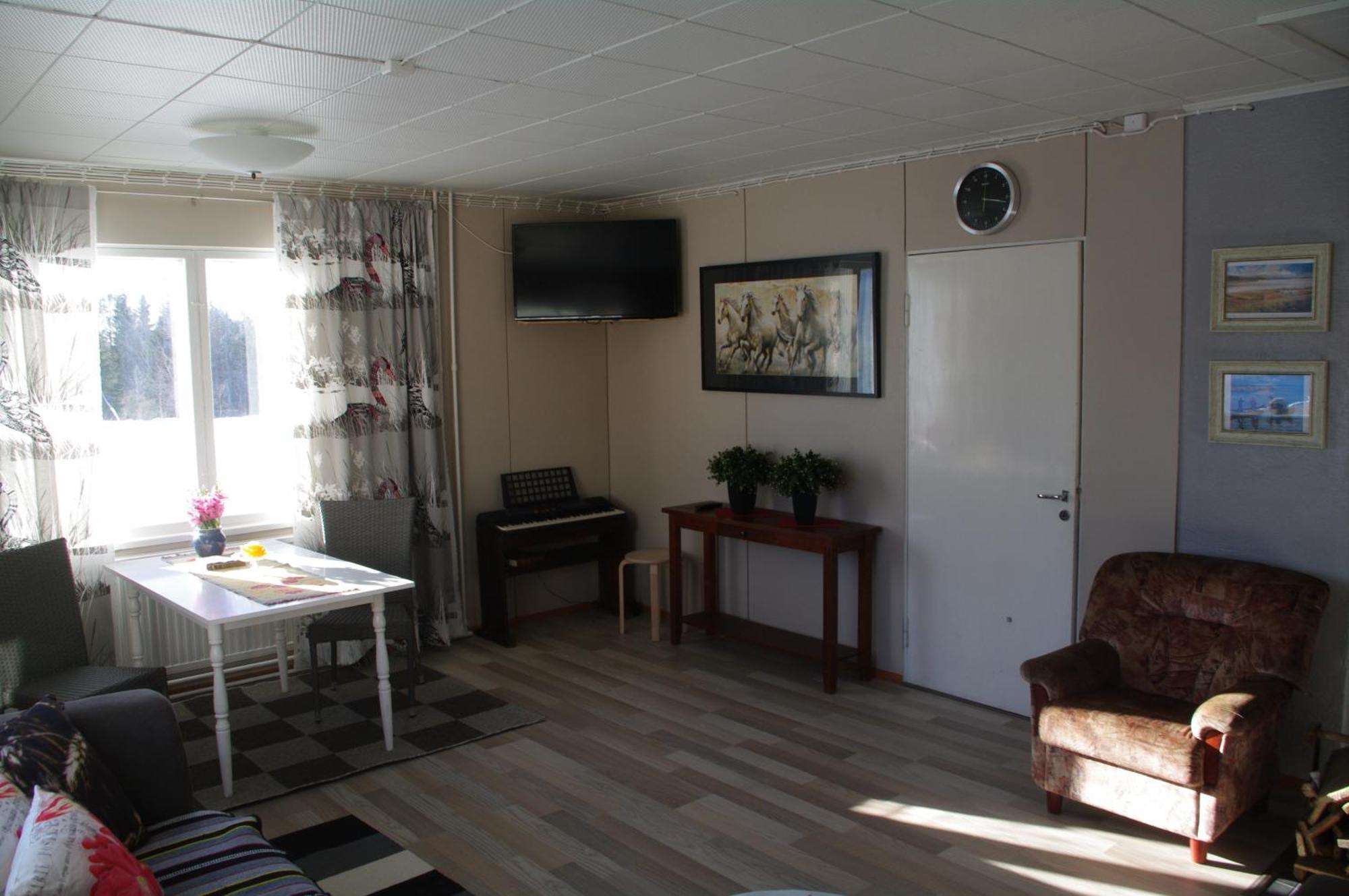 Aneen Loma Vacation And Cottages بوسيو الغرفة الصورة