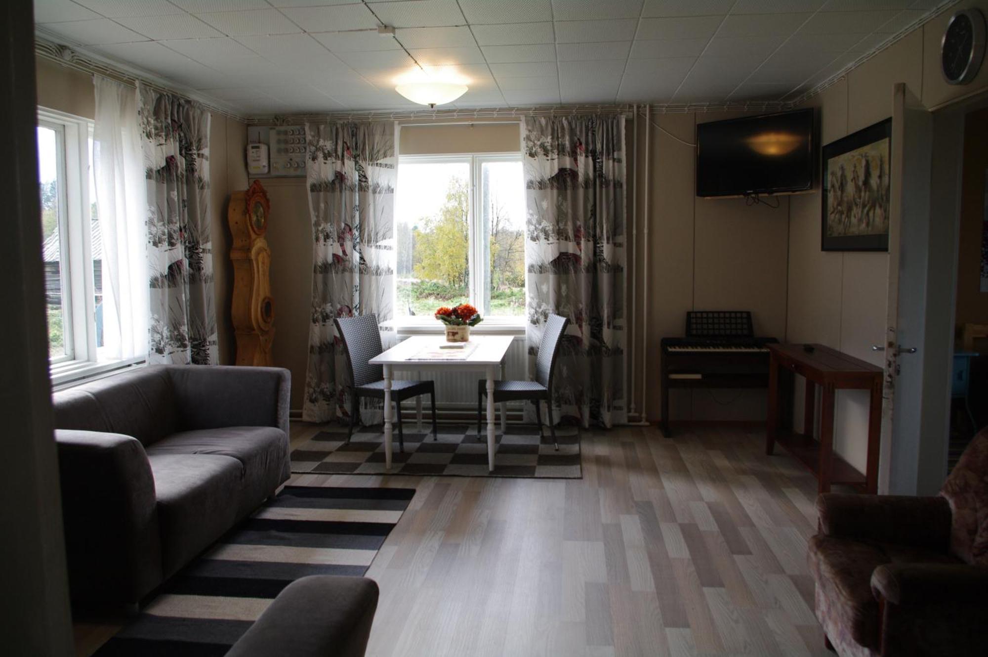 Aneen Loma Vacation And Cottages بوسيو الغرفة الصورة